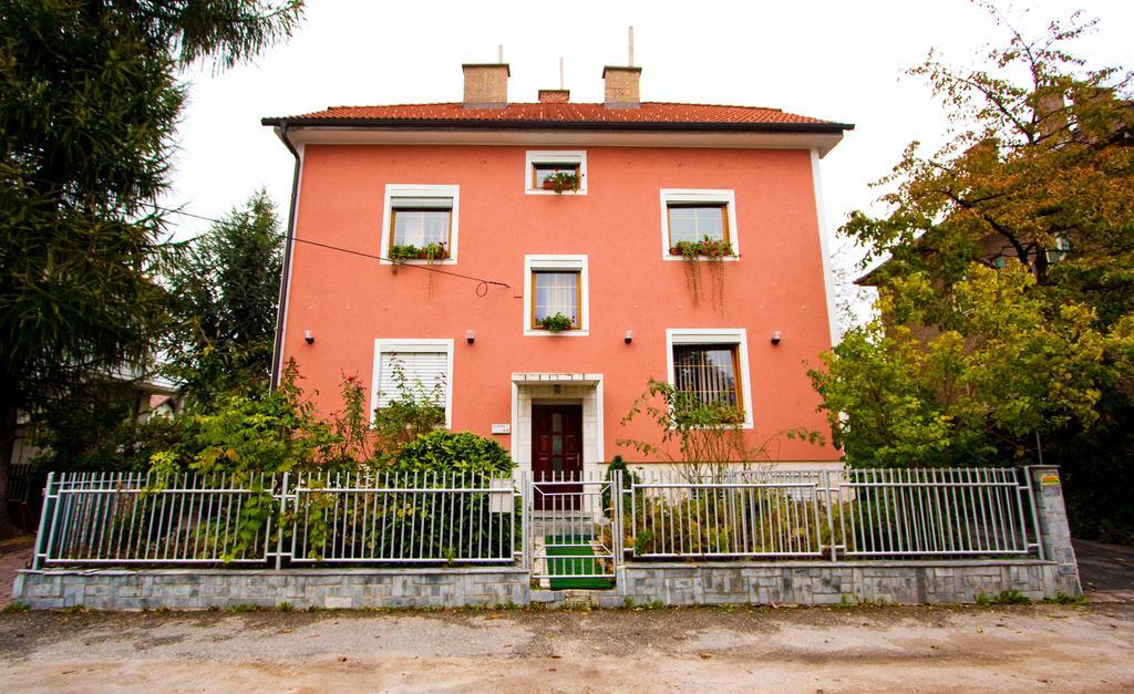 Guest House Pikapolonca Марибор Екстериор снимка