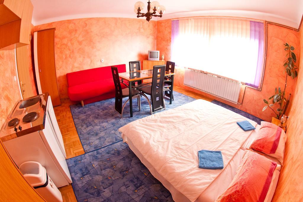 Guest House Pikapolonca Марибор Стая снимка