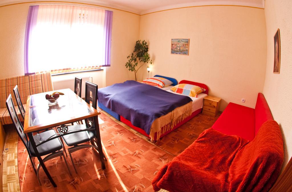 Guest House Pikapolonca Марибор Стая снимка