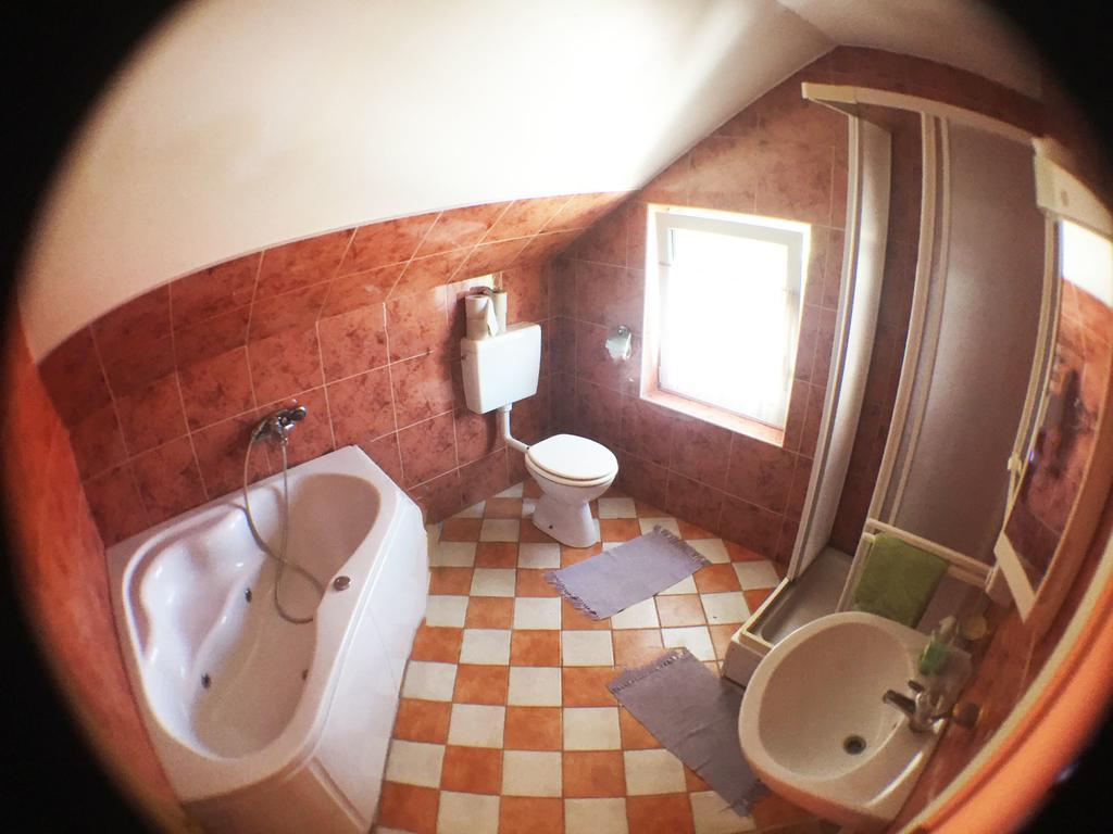 Guest House Pikapolonca Марибор Екстериор снимка